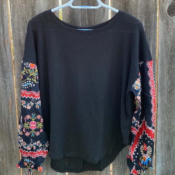 Black Boho Sleeve Print Blouse - Picture 2 of 7